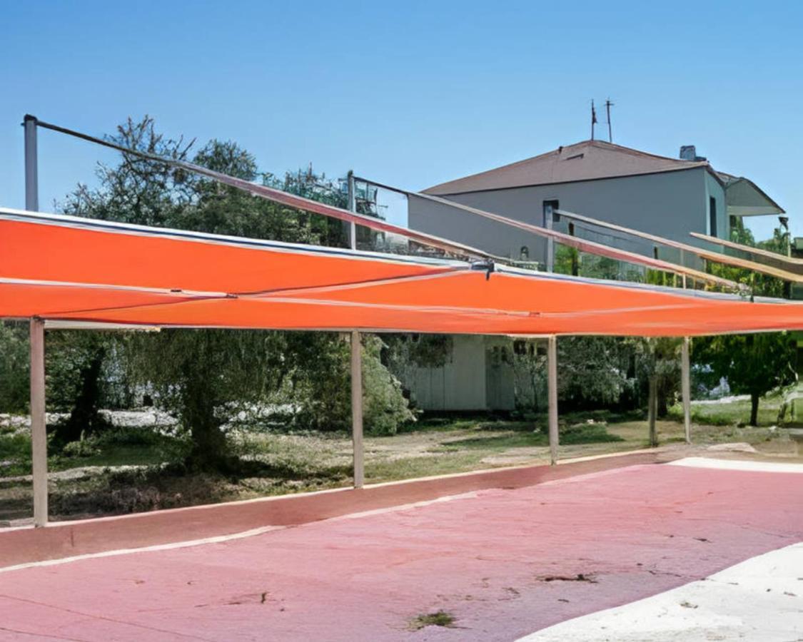 Villa Elista Astris Bagian luar foto
