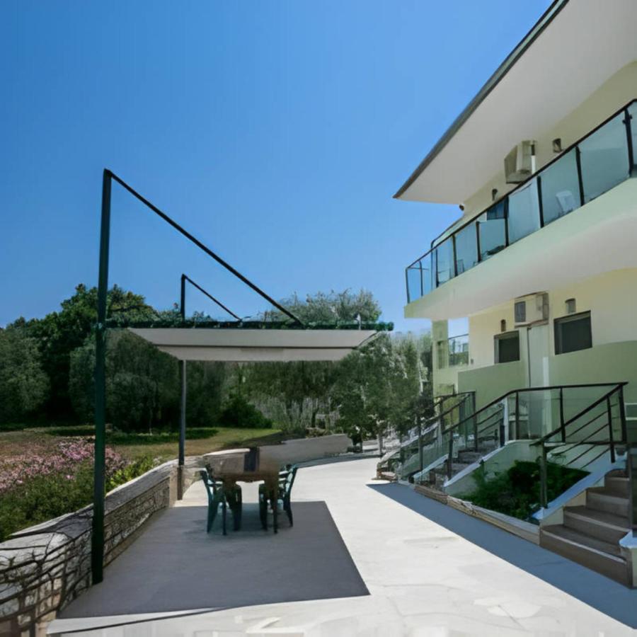 Villa Elista Astris Bagian luar foto