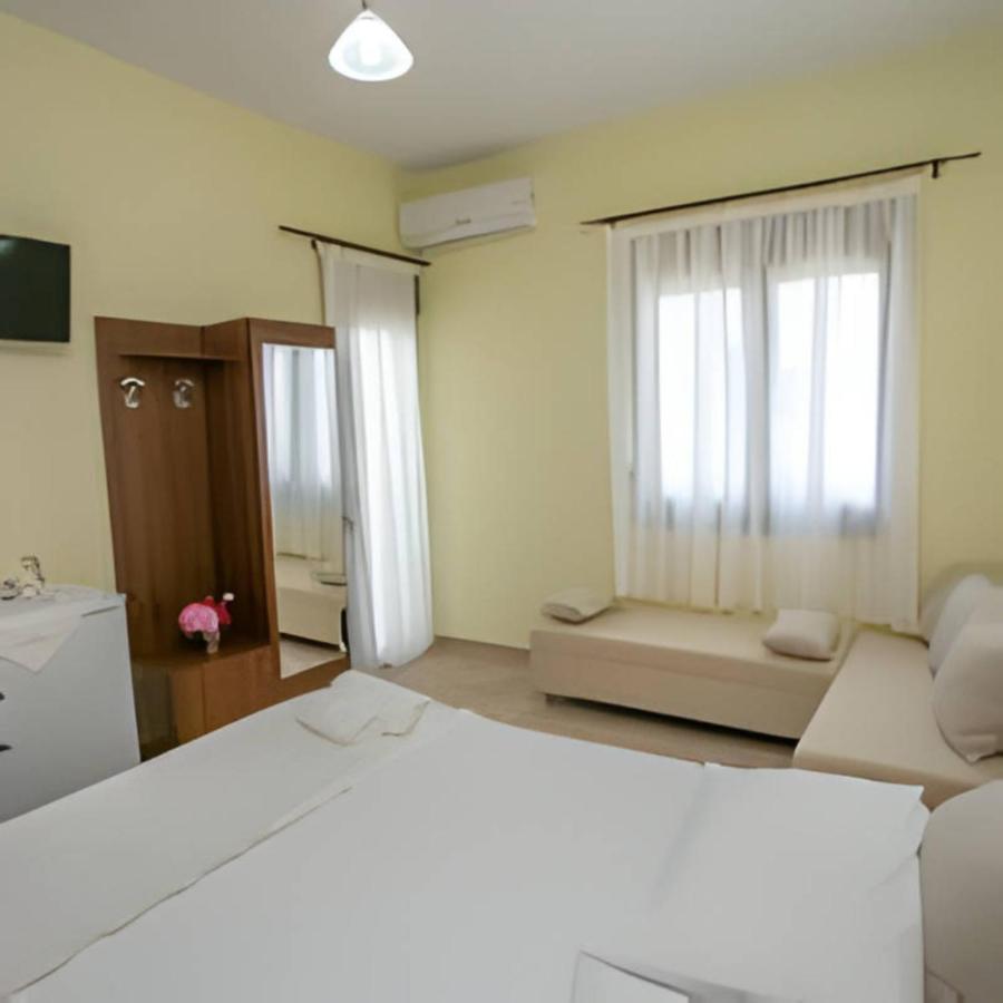 Villa Elista Astris Bagian luar foto